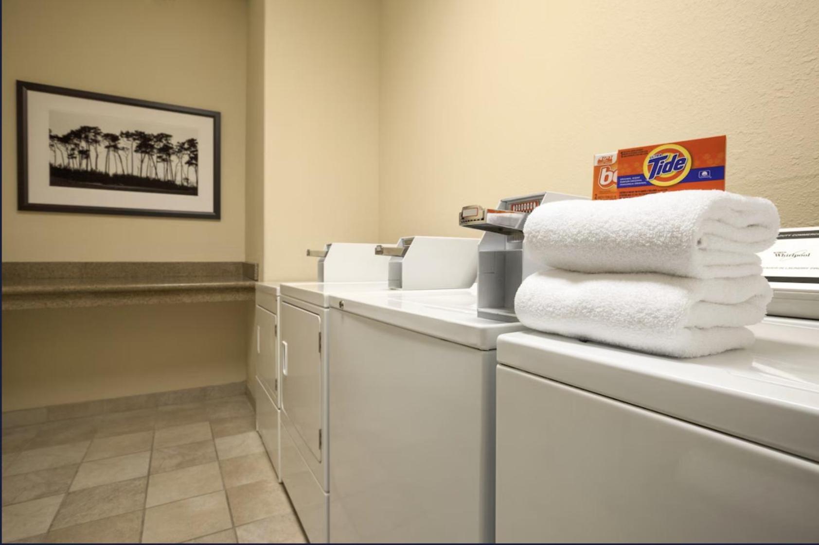 Harmony Inn & Suites Fort Dodge Eksteriør billede